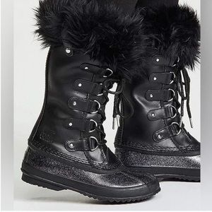 Sorel Women’s Joan of Arctic Luxe Black Sparkle & Fur Winter Boot - size 10